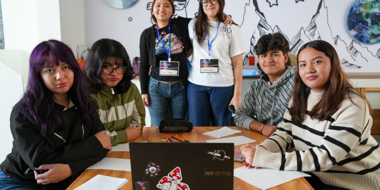 Jóvenes chiapanecos presentan prototipos de ciencia y tecnología y exploran el cosmos