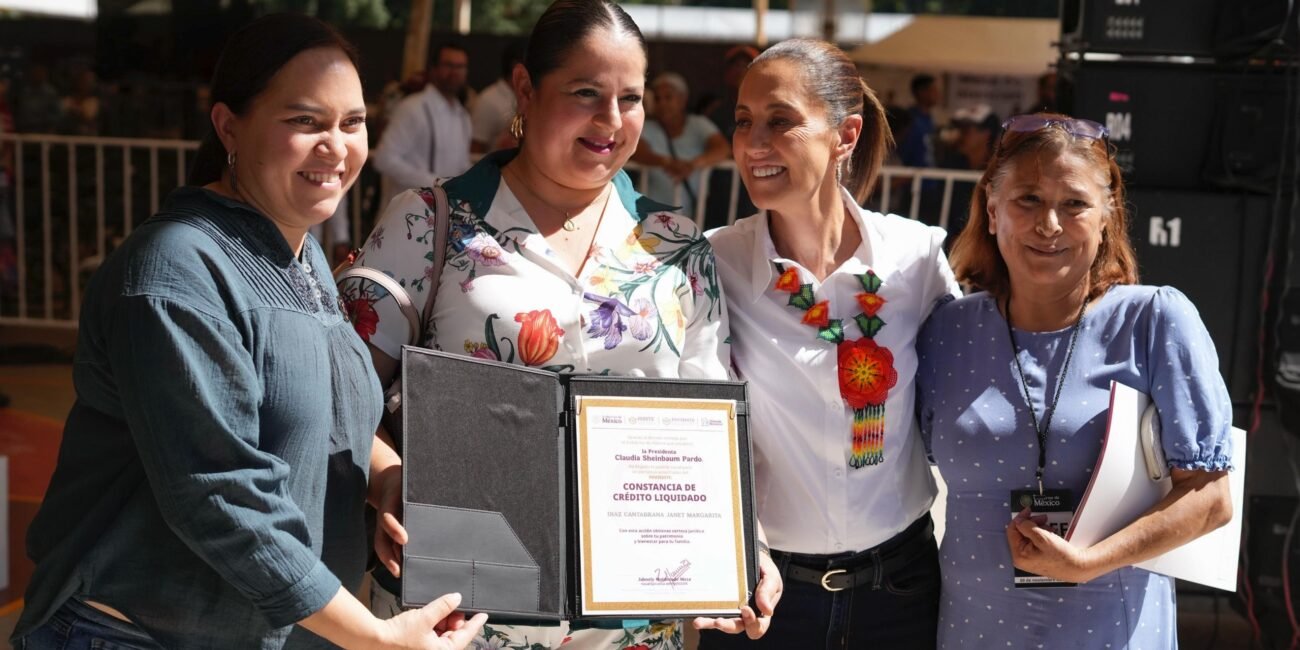 FOTOS ENTREGA DE ESCRITURAS EN TEPIC NAYARIT 1 5