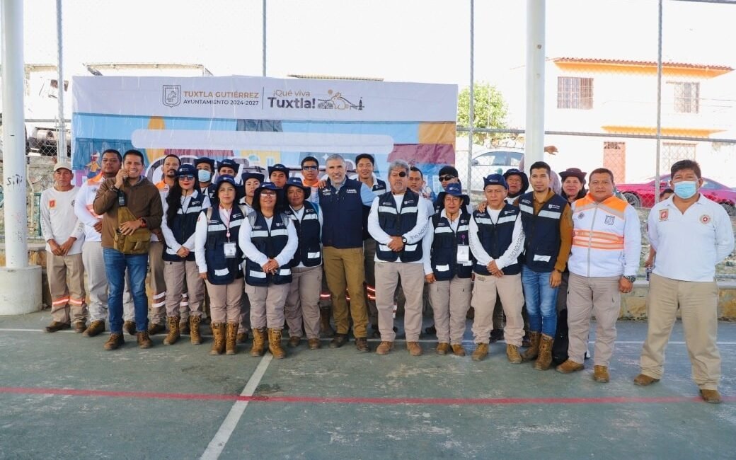 Encabeza Angel Torres programa “Chuleando Tuxtla” en beneficio de 27 colonias más WhatsApp Image 2025 12 12 at 11.35.34 AM