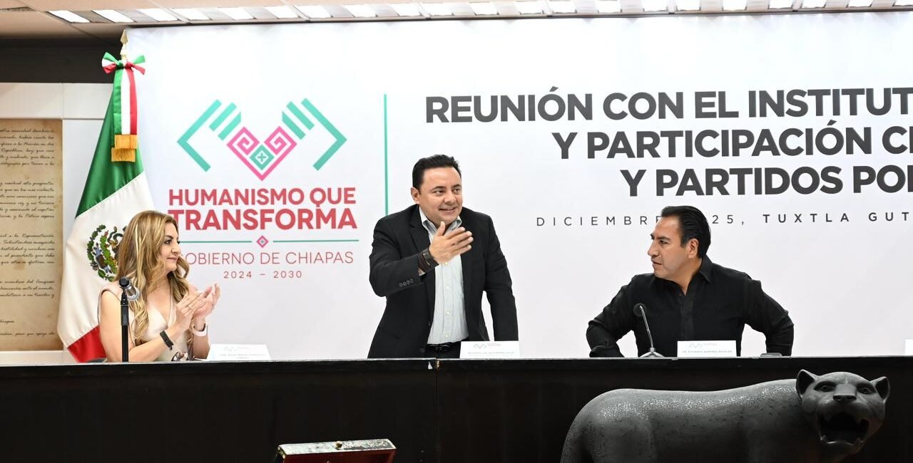 Refrenda Juan Carlos Moreno Guillén compromiso institucional en favor de la seguridad y la democracia en Chiapas WhatsApp Image 2025 12 22 at 6.41.03 PM 1