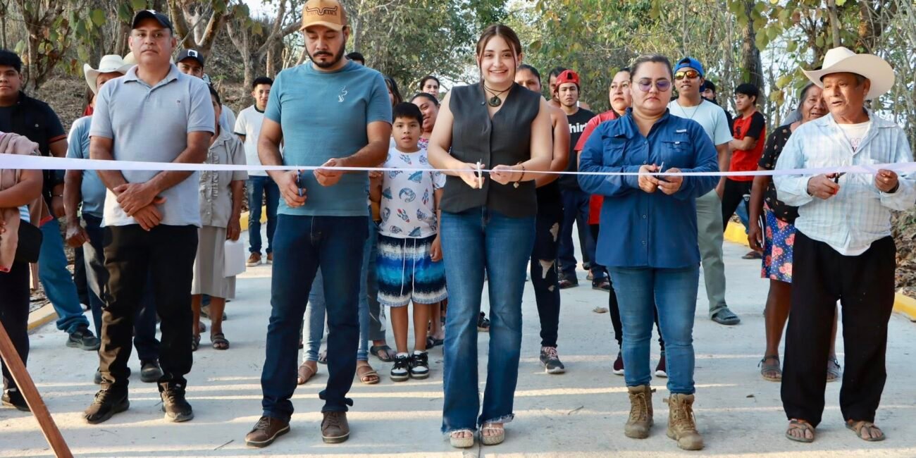 Valeria Rosales inaugura calle en El Porvenir 617915234 122184090308539184 2248749969165016515 n