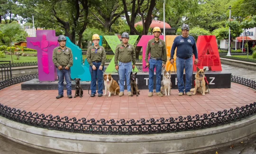 Unidad Canina de Búsqueda y Rescate invita a la colecta de alimento para perritos de refugios FOTOS PC2