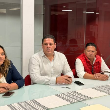 PRI pone la lupa en la vacunación y advierte riesgo para la salud pública.