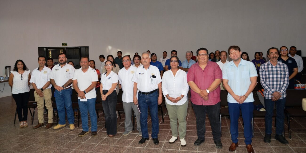 Imparten en la UNACH taller sobre calidad y uso de los propóleos CURSO 8