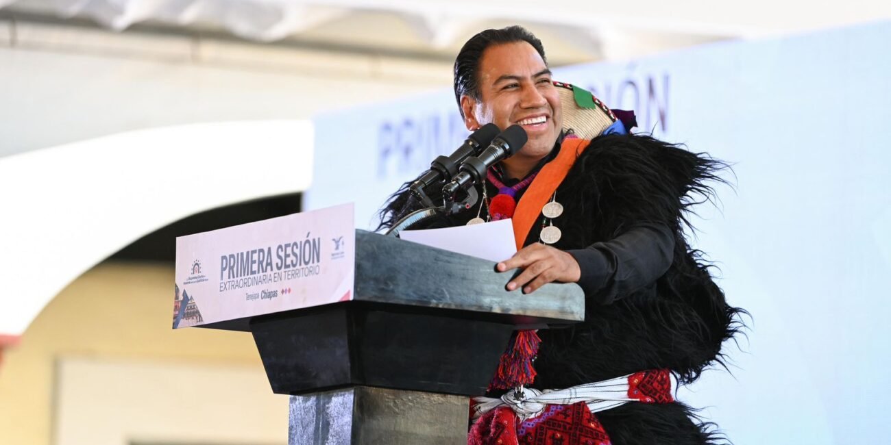 Eduardo Ramírez Aguilar y Juan Carlos Moreno Guillén atestiguan sesión histórica de la SCJN en Tenejapa, Chiapas FOTO PRINCIPAL 1