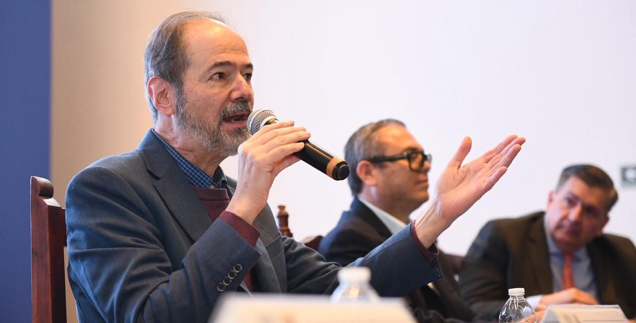 Presenta Juan Villoro su libro “No soy un robot” en la UNACH JUAN VILLORO 2