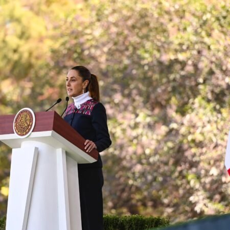 Mexico es dignidad valentia y grandeza Presidenta Claudia Sheinbaum en Ceremonia por el Dia de la Bandera00015