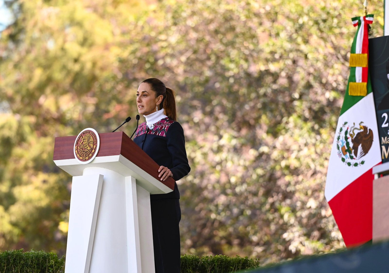 Mexico es dignidad valentia y grandeza Presidenta Claudia Sheinbaum en Ceremonia por el Dia de la Bandera00015