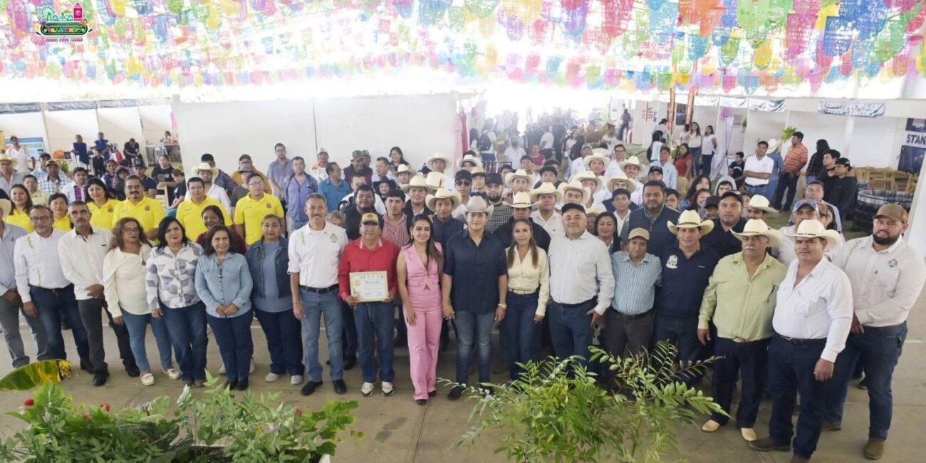 𝗔𝗹𝗰𝗮𝗹𝗱𝗲 𝗜𝗴𝗻𝗮𝗰𝗶𝗼 𝗡𝗮𝗴𝗮𝘆𝗮 𝘆 𝗣𝗿𝗲𝘀𝗶𝗱𝗲𝗻𝘁𝗮 𝗱𝗲𝗹 𝗗𝗜𝗙 𝗩𝗶𝗹𝗹𝗮𝗰𝗼𝗿𝘇𝗼, 𝗠𝗮𝗿𝗶𝗰𝗲𝗹𝗮 𝗔𝗹𝘃𝗮𝗿𝗮𝗱𝗼, 𝗰𝗹𝗮𝘂𝘀𝘂𝗿𝗮𝗻 𝗘𝘅𝗽𝗼 𝗖𝗼𝗺𝗲𝗿𝗰𝗶𝗮𝗹 WhatsApp Image 2026 02 18 at 10.22.49 PM