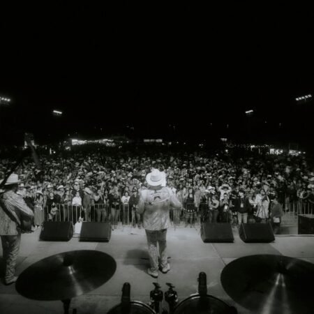 𝗛𝗲𝗿𝗲𝗻𝗰𝗶𝗮 𝗱𝗲 𝗚𝗿𝗮𝗻𝗱𝗲𝘀 𝗰𝗶𝗲𝗿𝗿𝗮𝗻 𝗰𝗼𝗻 𝗯𝗿𝗼𝗰𝗵𝗲 𝗱𝗲 𝗼𝗿𝗼 𝗹𝗮 𝗙𝗲𝗿𝗶𝗮 𝗖𝗮𝗿𝗻𝗮𝘃𝗮𝗹 𝗩𝗶𝗹𝗹𝗮𝗰𝗼𝗿𝘇𝗼 𝟮𝟬𝟮𝟲 WhatsApp Image 2026 02 19 at 8.39.06 PM