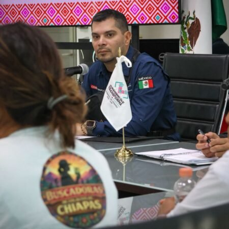 Secretario de Seguridad del Pueblo sostiene diálogo con Madres Buscadoras de los Altos de Chiapas WhatsApp Image 2026 02 20 at 9.05.28 PM