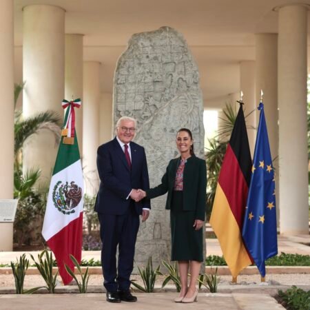 Presidenta Claudia Sheinbaum recibe a su homólogo de la República Federal de Alemania, Frank-Walter Steinmeier, en el Museo Maya de Cancún 190326 CSP RECEPCION DEL PRESIDENTE REPUBLICA FEDERAL DE ALEMANIA FRANK WALTER STEINMEIER