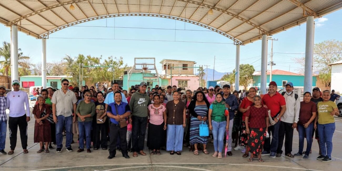 Yaneth Chiu, presidenta de Jiquipilas, encabeza entrega de apoyos alimentarios en el Ejido Baja California 656714721 122167296890724420 3902331486677034317 n