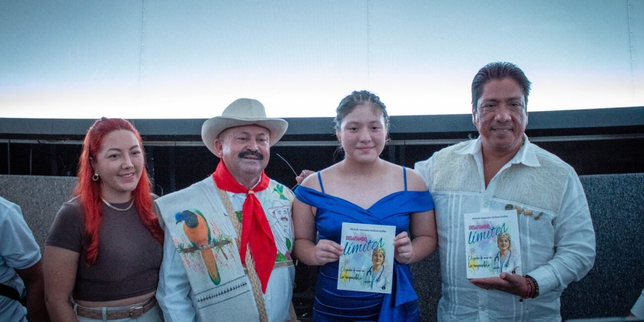 Michelle Arellano, la joven prodigio de Chiapas, presenta su libro “Desafiando los límites” WhatsApp Image 2026 03 26 at 2.01.33 PM