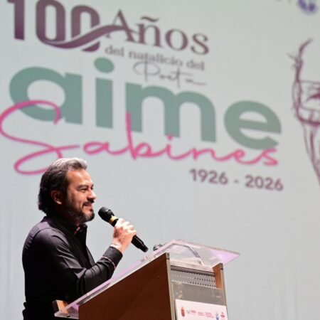 Jaime Sabines, la voz que moverá las mentes de Chiapas: Roger Mandujano WhatsApp Image 2026 03 26 at 8.38.30 AM
