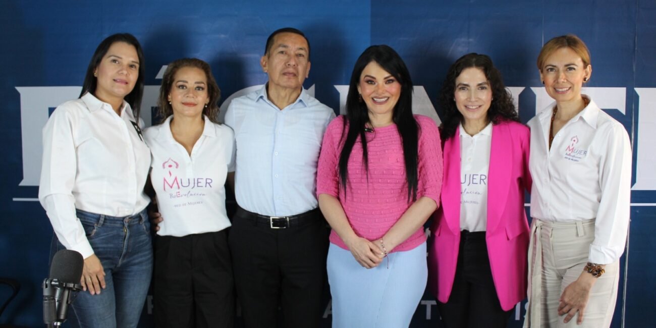 Ana Laura Romero Basurto fortalece la política anticorrupción y la cultura de transparencia en Chiapas WhatsApp Image 2026 04 13 at 7.38.10 PM