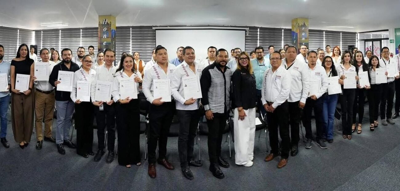 ASE CHIAPAS IMPULSA PROFESIONALIZACIÓN DEL SERVICIO PÚBLICO CON ENTREGA DE CERTIFICACIONES DEL CONOCER WhatsApp Image 2026 04 14 at 3.34.16 PM