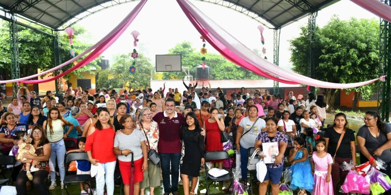 Yamil Melgar celebra con humanismo a las mamás de Tapachula 696119050 122172889598724420 3381998266899969891 n