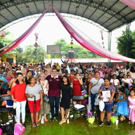 Yamil Melgar celebra con humanismo a las mamás de Tapachula 696119050 122172889598724420 3381998266899969891 n