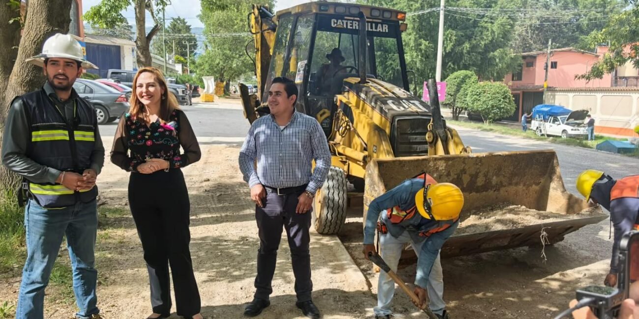 Inician trabajos de bacheo en Periférico Poniente con apoyo de empresas socialmente responsables 704811797 122205888266547537 1237668953586966208 n