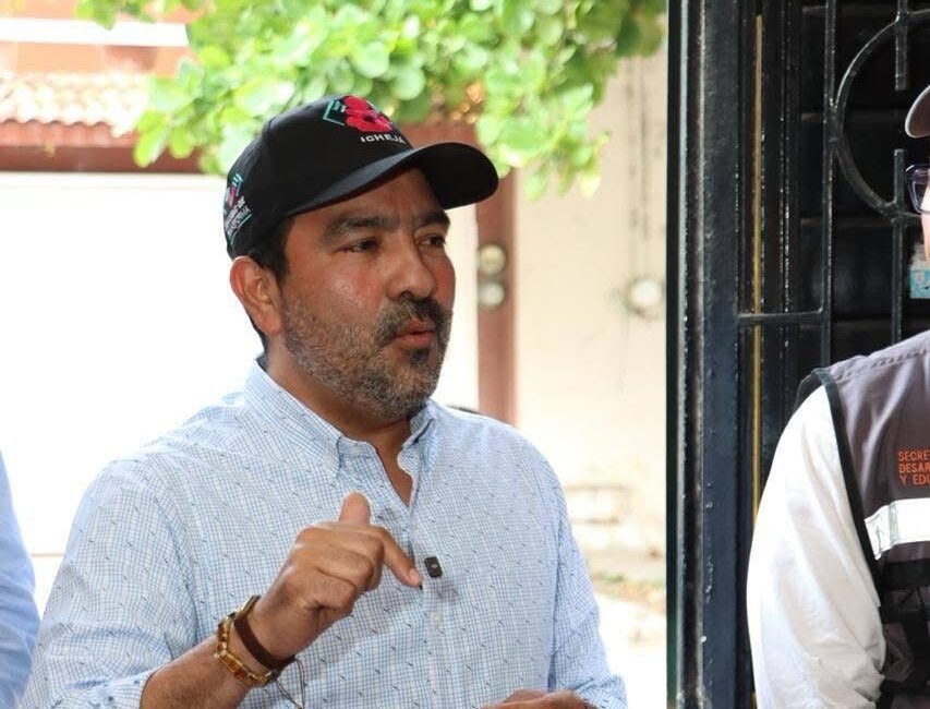 Sergio David Molina fortalece la educación de jóvenes y adultos con entrega de módulos del programa “Tuxtla Puede” WhatsApp Image 2026 05 26 at 10.09.45 AM 1 e1779812556463