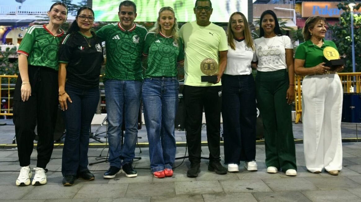 Yamil Melgar reconoce a deportistas y entrenadores de Tapachula por su compromiso con el fútbol formativo 5aee0a17 c710 4bcc a8b4 4146fd8dbc81