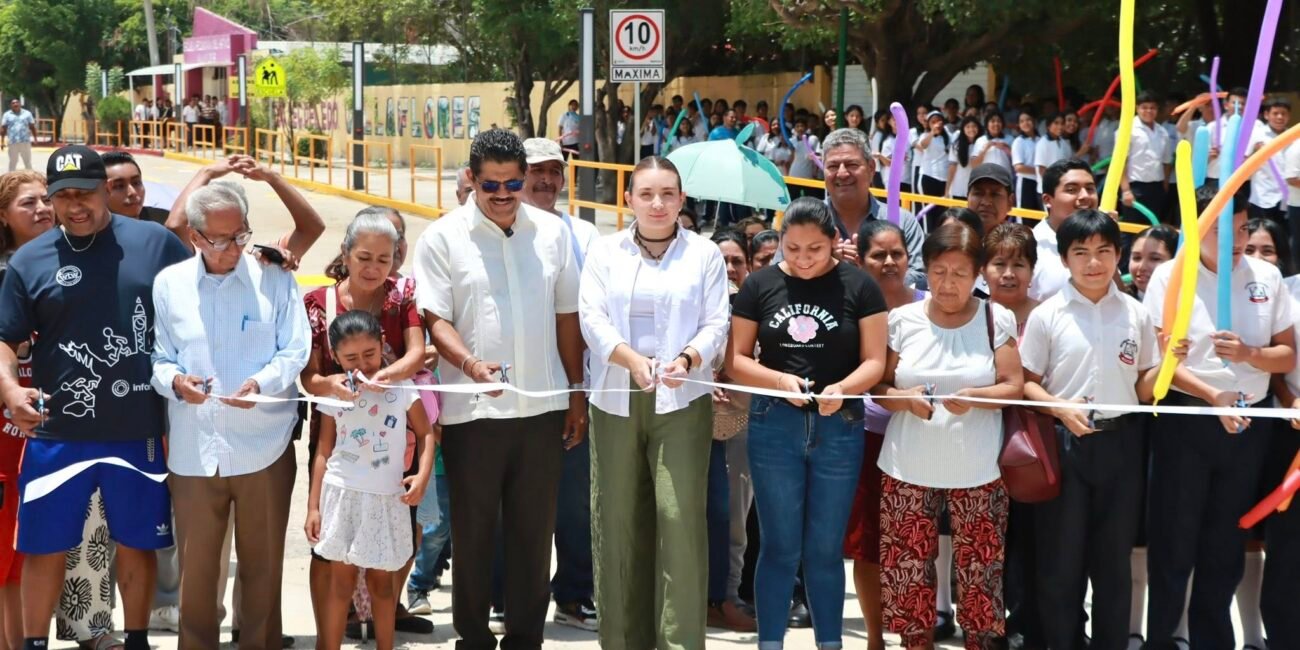 Valeria Rosales inaugura pavimentación y andador en beneficio de estudiantes y vecinos 719188494 122199406328539184 3835695653630284543 n 1