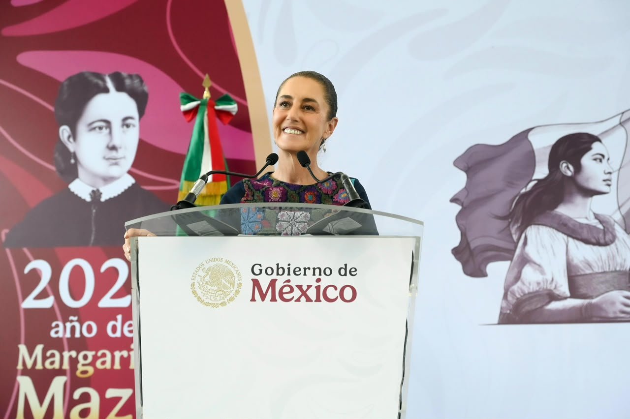 El objetivo de Jovenes Construyendo el Futuro es otorgar un ano de experiencia y el derecho al empleo digno Presidenta Claudia Sheinbaum desde Xalapa3