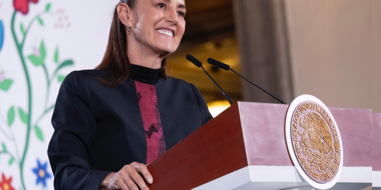Presidenta Claudia Sheinbaum anuncia Decreto para implementar trabajo a distancia en oficinas y suspensión de clases en CDMX en la inauguración del Mundial 2026 Presidenta Claudia Sheinbaum anuncia Decreto para implementar trabajo a distancia en oficinas y suspension de clases en CDMX en la inauguracion del Mundial 202600001