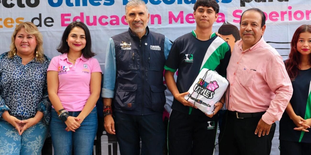Avanza Angel Torres con el programa TuxÚtiles en el ejido Emiliano Zapata WhatsApp Image 2026 05 29 at 8.15.54 PM