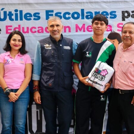 Avanza Angel Torres con el programa TuxÚtiles en el ejido Emiliano Zapata WhatsApp Image 2026 05 29 at 8.15.54 PM
