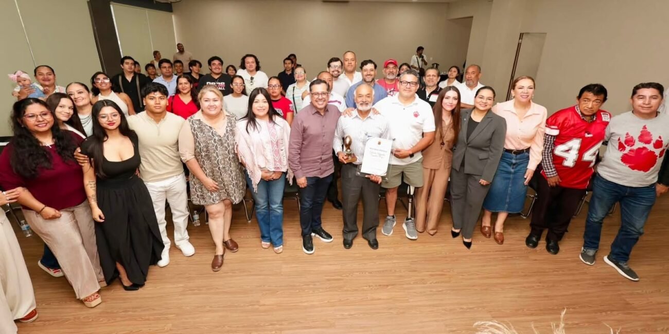 Entregan reconocimiento a Gilberto Aguilar en Congreso del Estado 94e92773 ad59 4c1e adee 6db8fc43b80f