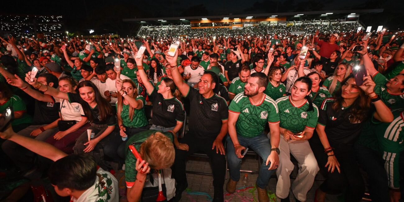 Afición chiapaneca y Eduardo Ramírez viven con intensidad el partido de México en los octavos de final FOTO PRINCIPAL 20