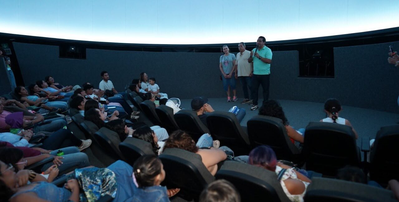 Mil 500 visitantes en el “Domingo de Noche Espacial” en el Planetario Tuxtla