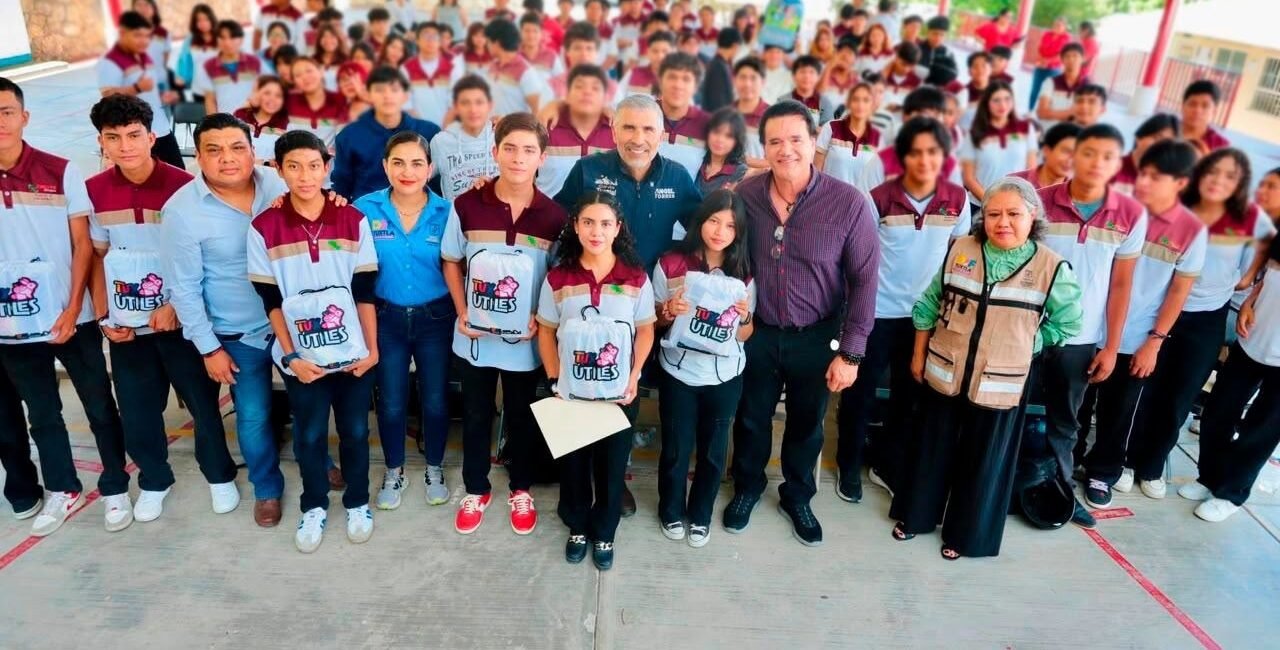 Angel Torres continúa fortaleciendo la educación media superior cd266f32 35a0 40d8 8982 71b40afabbd0