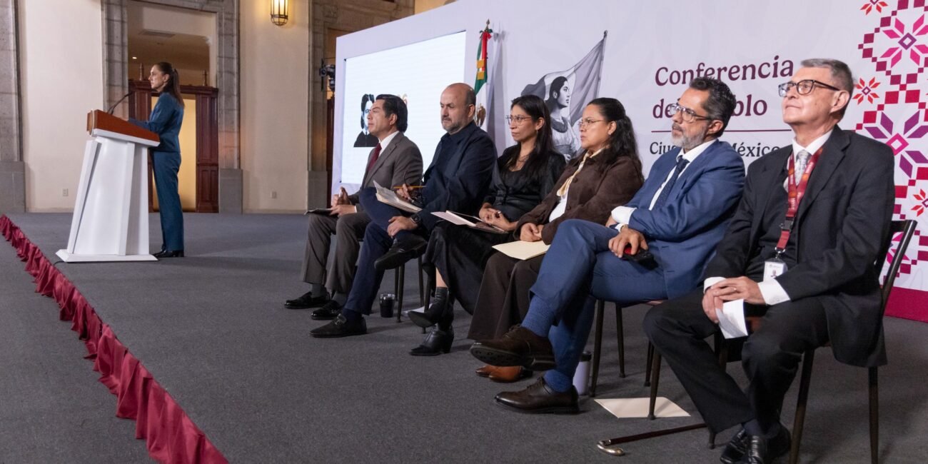 Continúa discusión sobre la regulación de plataformas digitales y redes sociales para que niñas, niños y adolescentes conozcan el impacto de su uso excesivo: Presidenta Claudia Sheinbaum
