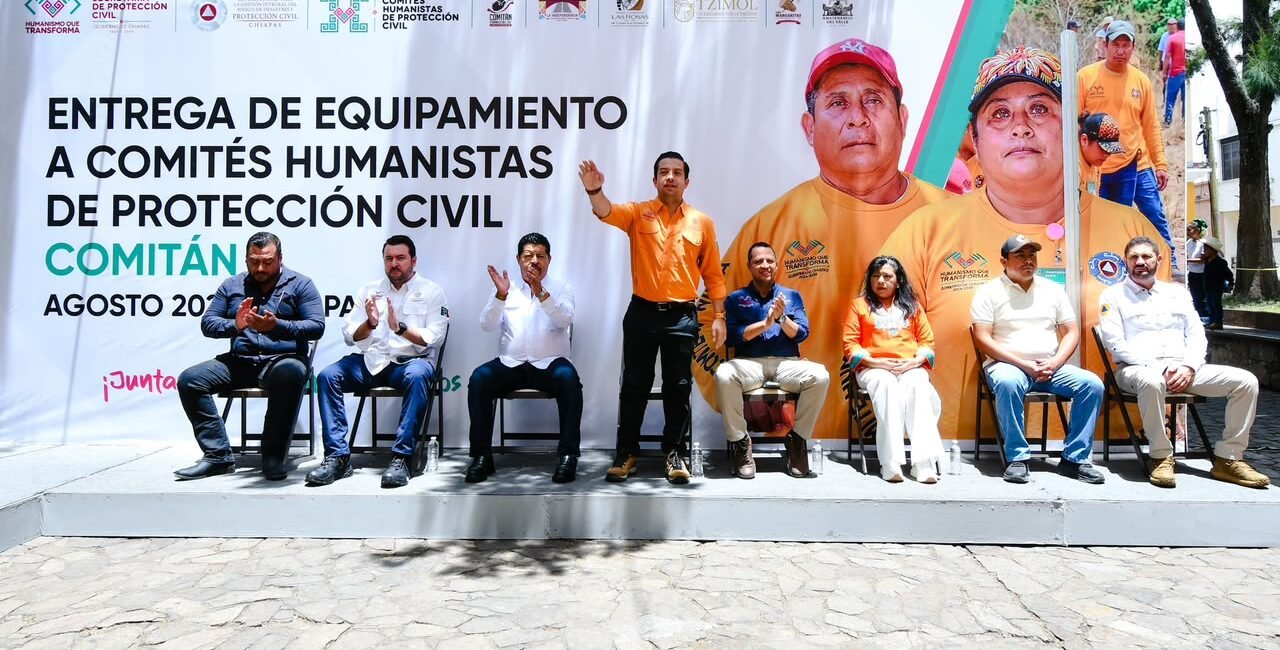Entregan equipamiento para Comités Humanistas de Protección Civil ante lluvias y ciclones tropicales