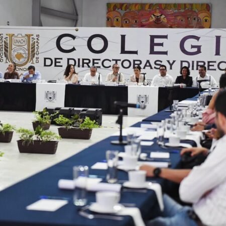 Llama Oswaldo Chacón a fortalecer el crecimiento y la calidad académica de la UNACH