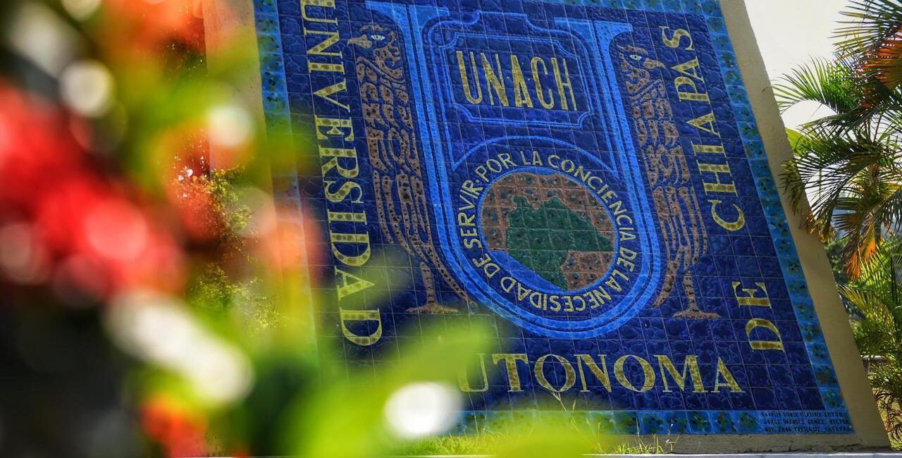 Reciben cuatro revistas de la UNACH reconocimiento nacional