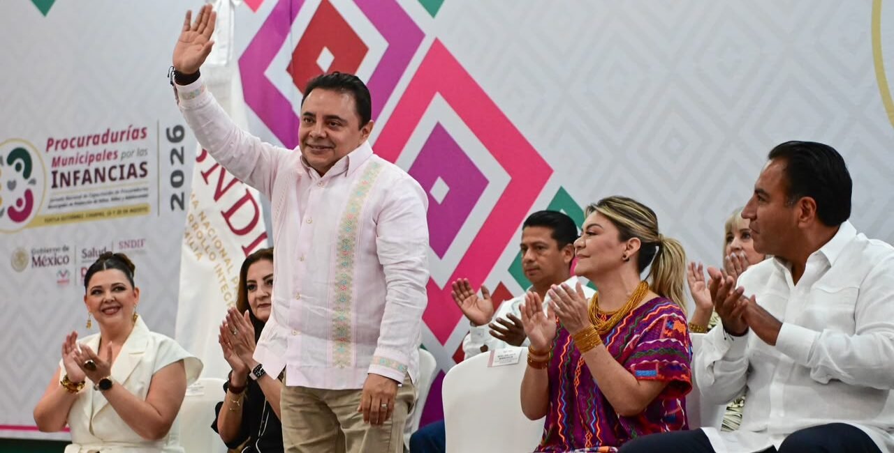 El magistrado presidente del Tribunal Superior de Justicia y del Consejo de la Judicatura del Estado, Juan Carlos Moreno Guillén, participó en la inauguración de la Jornada Nacional de Capacitación de Procuradurías Municipales de Protección de Niñas, Niños y Adolescentes, que se lleva a cabo los días 19 y 20 de agosto en Tuxtla Gutiérrez.