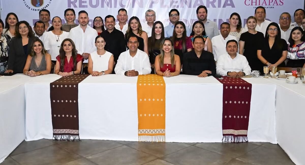 Analizan diputados y gobernador Eduardo Ramírez Aguilar diversos temas de la agenda pública