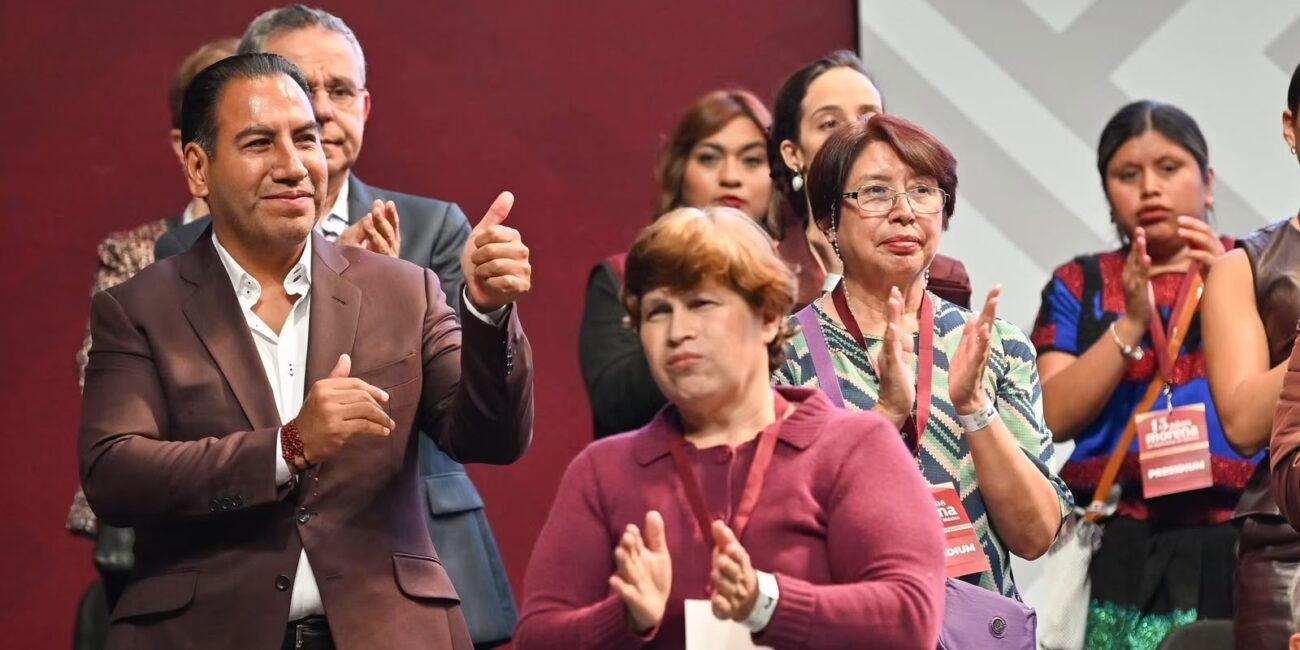 Eduardo Ramírez asiste a la celebración por los 15 años de Morena