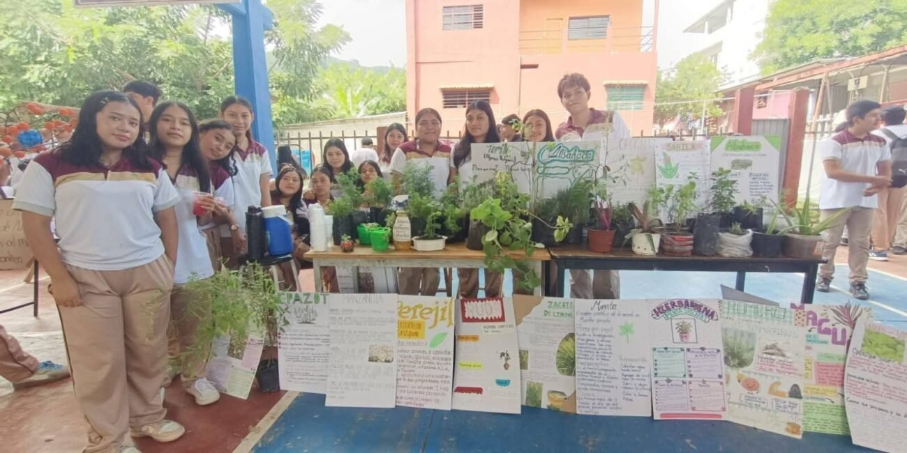 CECyT 07 Tapilula impulsa la ciencia y creatividad entre estudiantes